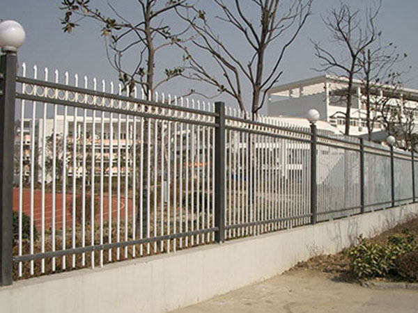 学校锌钢护栏图片3