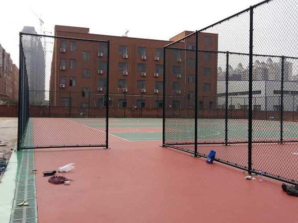 运动场围网工程案例图片1